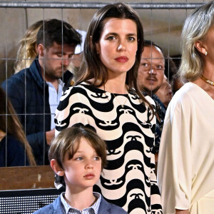 La princesse Caroline de Hanovre avec sa fille, Charlotte Casiraghi, et son petit-fils Raphaël Elmaleh, 7 ans (qui fait sa première participation officielle à une manifestation monégasque), en compagnie de Diane Fissore (présidente de la Fédération Equestre Monégasque et organisatrice du Jumping), de Jan Tops (ancien cavalier international, créateur du Longines Global Champions Tour) et Matthias Breschan (PDG de Longines), ont remis le prix du Prince Souverain lors de la dernière journée de la 15ème édition du Longines Global Champions Tour Jumping International de Monaco, qui a lieu sur le port Hercule à Monaco. C'est le cavalier irlandais Darragh Kenny qui a terminé premier, suivi de l'autrichien Max Kuhner et du belge Olivier Philippaerts. Monaco, le 3 juillet 2021. © Bruno Bébert/Bestimage 