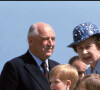 La reine Elizabeth II et ses petits-fils Harry et William en 1986