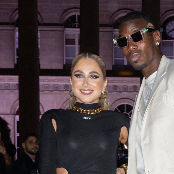 Paul Pogba et sa femme Maria Zulay Salaues - Arrivées et sorties du défilé Off-White Femme Automne/hiver 2022/2023 au palais Brongniart à Paris, France, le 28 février 2022. © Veeren-Christophe Clovis / Bestimage 