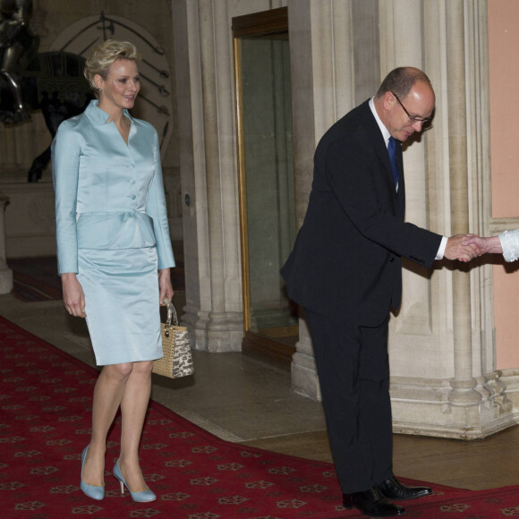 La princesse Charlene, le prince Albert II de Monaco, la reine Elizabeth II et le prince Philip - Réception donnée au château de Windsor. Le 18 mai 2012.