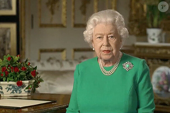 Intervention télévisée de la reine Elizabeth II d'Angleterre à propos de l'épidémie de coronavirus (COVID-19) aux habitants du Royaume Uni et du Commonwealth le 5 avril 2020. © Cyril Moreau / Bestimage