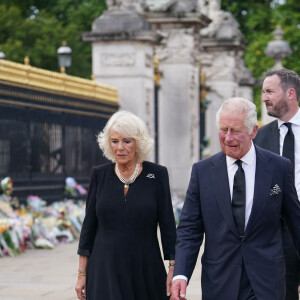 Le roi Charles III d'Angleterre et Camilla Parker Bowles, reine consort d'Angleterre, arrivent à Buckingham Palace, le 9 septembre 2022. 