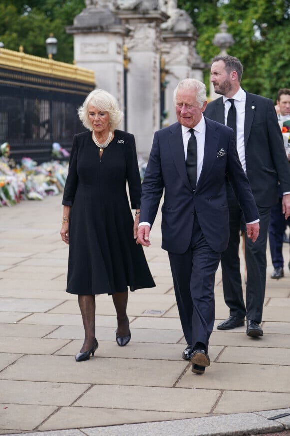 Le roi Charles III d'Angleterre et Camilla Parker Bowles, reine consort d'Angleterre, arrivent à Buckingham Palace, le 9 septembre 2022. 