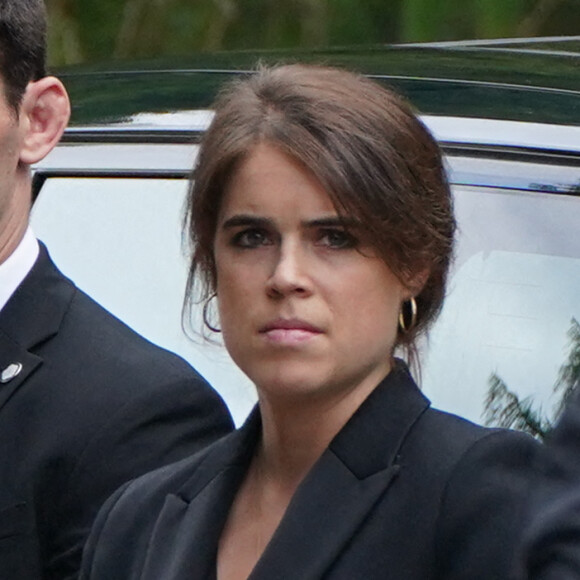 Princesse Eugenie d'York - La famille royale d'Angleterre à son arrivée à la messe en l'honneur de la reine Elisabeth II d'Angleterre en l'église Crathie Kirk à Balmoral. Le 10 septembre 2022 