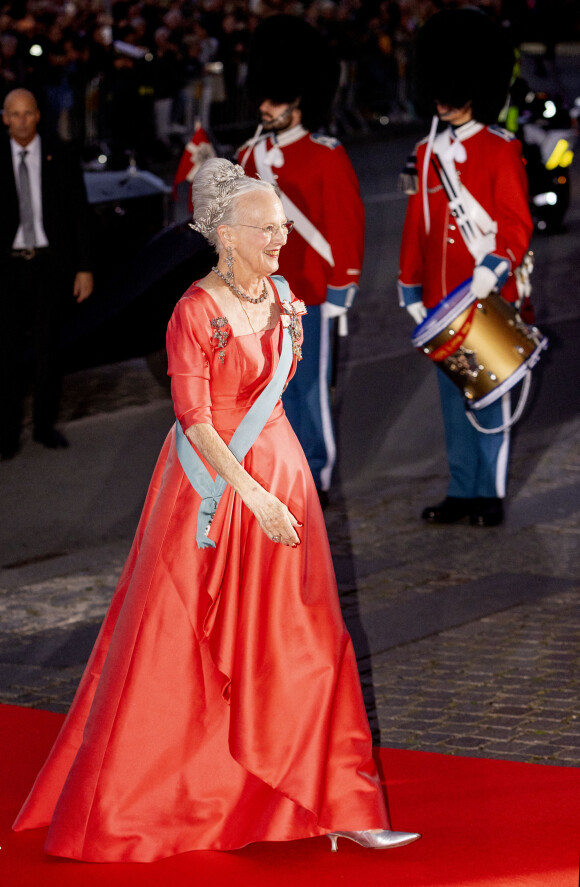 Reine Margrethe II de Danemark - Arrivées au diner du jubilé des 50 ans de règne de la reine Margrethe II de Danemark au Royal Theatre à Copenhague. Le 10 septembre 2022 