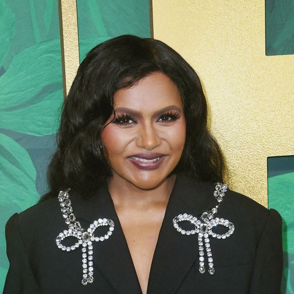Mindy Kaling au photocall de la soirée "HBO Max - Emmy Awards" au restaurant "San Vicente Bungalows" à Los Angeles, le 12 septembre 2022. 