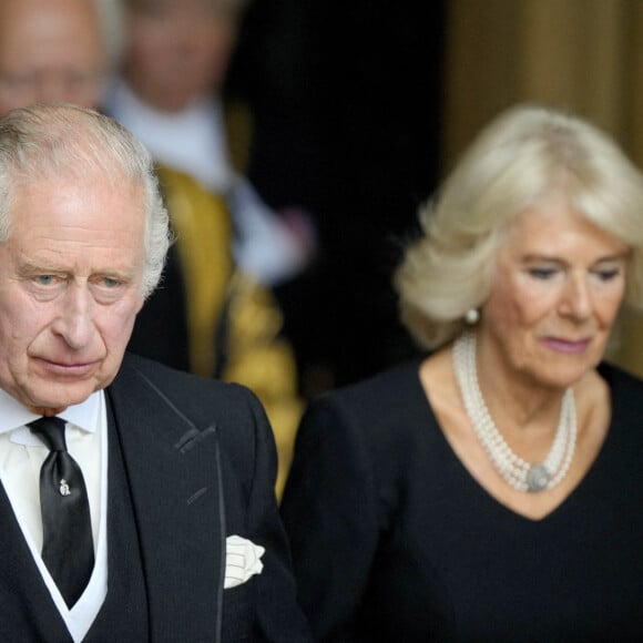 Le roi Charles III d'Angleterre et la reine consort Camilla Parker Bowles - Sorties - Les deux Chambres du Parlement se réunissent pour une cérémonie de condoléances à Westminster Hall à Londres, suite au décès de la reine Elisabeth II d'Angleterre. Le 12 septembre 2022