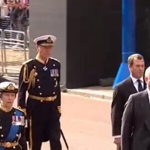 La famille royale réunie derrière le cercueil de la reine Elizabeth II. @ BFMTV