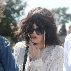 Isabelle Adjani sur la croisette lors du 71ème festival de Cannes le 12 mai 2018 © CVS / Bestimage 