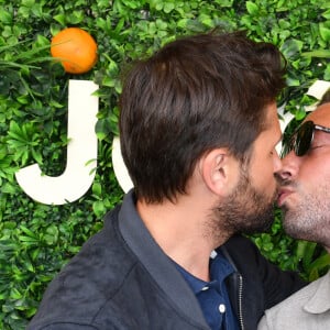 Christophe Beaugrand, son mari Ghislain Gerin et leur fils Valentin - Soirée d'anniversaire des 5 ans de la marque Joone, sur la péniche La Barge à Issy-les-Moulineaux. Paris, le 30 juin 2022 © Veeren / Bestimage