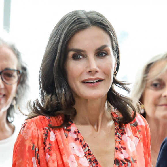 La reine Letizia d'Espagne assiste à la conférence "Tour of Cancer", organisée par l'AECC (Association espagnole contre le cancer), au Caixa Forum à Lérida le 6 septembre 2022. 