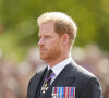 Le prince Harry, duc de Sussex - Procession cérémonielle du cercueil de la reine Elisabeth II du palais de Buckingham à Westminster Hall à Londres.