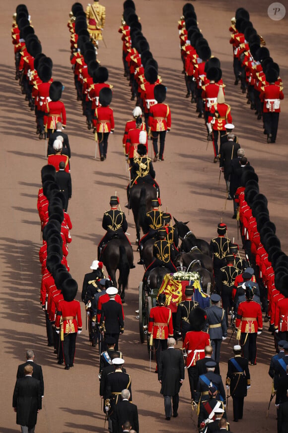 Procession cérémonielle du cercueil de la reine Elisabeth II du palais de Buckingham à Westminster Hall à Londres le 14 septembre 2022. © Photoshot / Panoramic / Bestimage 