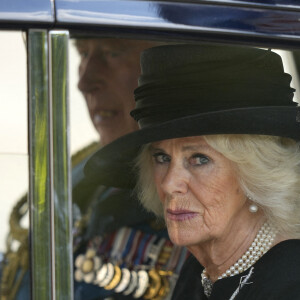Le roi Charles III d'Angleterre et la reine consort Camilla Parker Bowles - Procession cérémonielle du cercueil de la reine Elisabeth II du palais de Buckingham à Westminster Hall à Londres. Le 14 septembre 2022