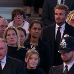 David Beckham rend un dernier hommage à la reine Elizabeth II d'Angleterre à Westminster Hall à Londres, le le 16 septembre 2022. L'ancien footballeur a attendu son tour dans la file d'attente au milieu des Britanniques et des touristes. Les funérailles de la souveraine se dérouleront le 19 septembre 2022. 