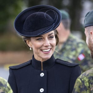 Le prince William, prince de Galles, et Catherine (Kate) Middleton, princesse de Galles, au centre d'entraînement de l'armée (ATC) Pirbright à Guildford, le 16 septembre 2022.