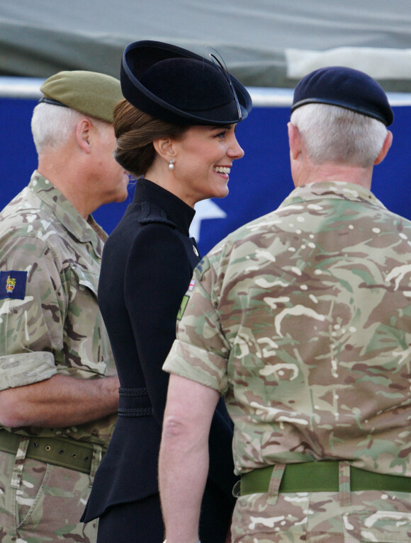 Le prince William, prince de Galles, et Catherine (Kate) Middleton, princesse de Galles, au centre d'entraînement de l'armée (ATC) Pirbright à Guildford, le 16 septembre 2022.