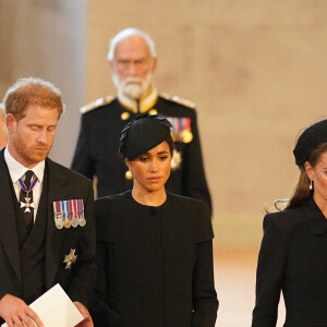 Le prince Harry, duc de Sussex, Meghan Markle, duchesse de Sussex, le prince de Galles William, Kate Catherine Middleton, princesse de Galles - Intérieur - Procession cérémonielle du cercueil de la reine Elisabeth II du palais de Buckingham à Westminster Hall à Londres. Le 14 septembre 2022 