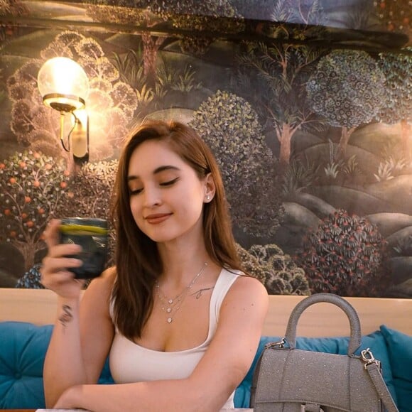 Coleen Garcia, célèbre actrice aux Philippines qui est également la femme de Billy Crawford et mère de son fils Amari.