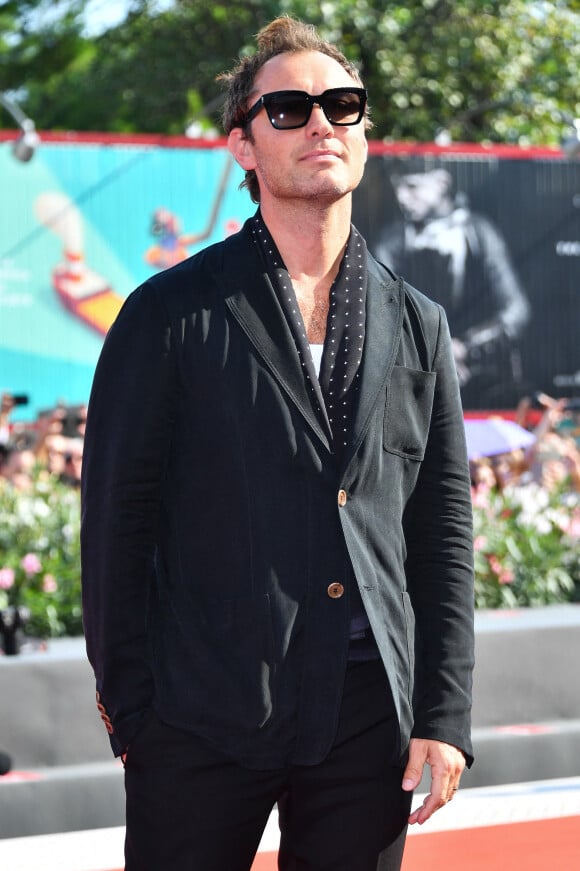 Jude Law lors de la première de la série "The New Pope" lors de la 76ème édition du festival du film de Venise, la Mostra, sur le Lido de Venise, Italie, le 1er septembre 2019.