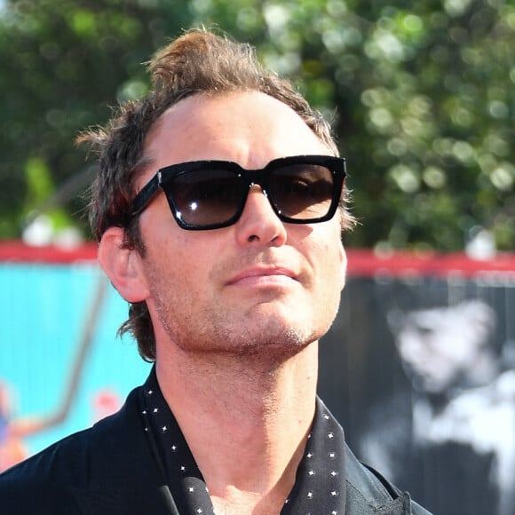 Jude Law lors de la première de la série "The New Pope" lors de la 76ème édition du festival du film de Venise, la Mostra, sur le Lido de Venise, Italie, le 1er septembre 2019.