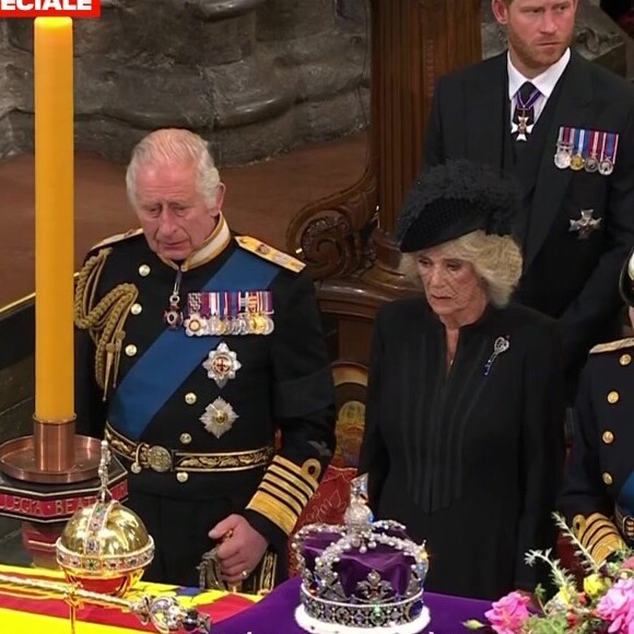 Le roi Charles III et Camilla très affectés durant le God save the king, ce lundi 19 septembre 2022 à Londres, pour les obsèques de la reine Elizabeth II