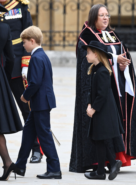 La princesse Charlotte de Galles,La princesse Charlotte de Galles - Arrivées au service funéraire à l'Abbaye de Westminster pour les funérailles d'Etat de la reine Elizabeth II d'Angleterre. Le sermon est délivré par l'archevêque de Canterbury Justin Welby (chef spirituel de l'Eglise anglicane) au côté du doyen de Westminster David Hoyle. Londres, le 19 septembre 2022.