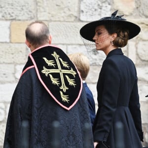 Catherine (Kate) Middleton, princesse de Galles, La princesse Charlotte de Galles - Arrivées au service funéraire à l'Abbaye de Westminster pour les funérailles d'Etat de la reine Elizabeth II d'Angleterre. Le sermon est délivré par l'archevêque de Canterbury Justin Welby (chef spirituel de l'Eglise anglicane) au côté du doyen de Westminster David Hoyle. Londres, le 19 septembre 2022.