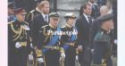Le roi Charles III et Camilla ébranlés : larmes au yeux et émotion forte aux funérailles de la reine