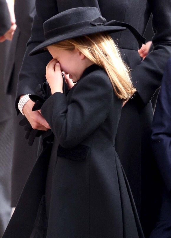 La princesse Charlotte de Galles - Arrivées au service funéraire à l'Abbaye de Westminster pour les funérailles d'Etat de la reine Elizabeth II d'Angleterre le 19 septembre 2022. 