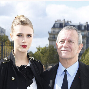 Gaia Weiss et Francis Huster - People au defile Christian Dior pret-a-porter printemps-ete 2013 a Paris Le 28 septembre 2012