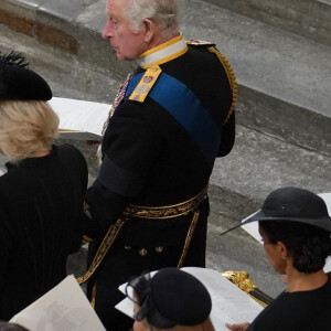 Le roi Charles III d'Angleterre, le prince Harry, duc de Sussex - Service funéraire à l'Abbaye de Westminster pour les funérailles d'Etat de la reine Elizabeth II d'Angleterre. Le 19 septembre 2022 © Gareth Fuller / PA via Bestimage 