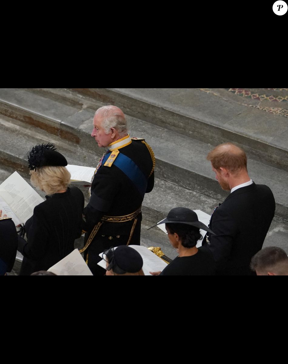 Le roi Charles III d'Angleterre, le prince Harry, duc de Sussex - Service funéraire à l'Abbaye de Westminster pour les funérailles d'Etat de la reine Elizabeth II d'Angleterre. Le 19 septembre 2022 © Gareth Fuller / PA via Bestimage