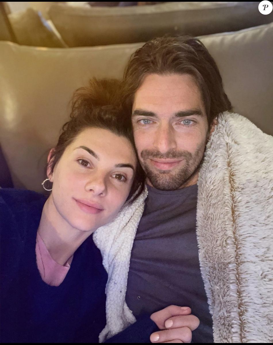 Camille Lacourt et sa compagne Alice Detollenaere (Miss Bourgogne 2010) dans les tribunes lors du match de championnat de Ligue 1 Conforama opposant le Paris Saint-Germain (PSG) aux Girondins de Bordeaux au Parc des Princes à Paris, France, le 23 février 2020. © Cyril Moreau/Bestimage