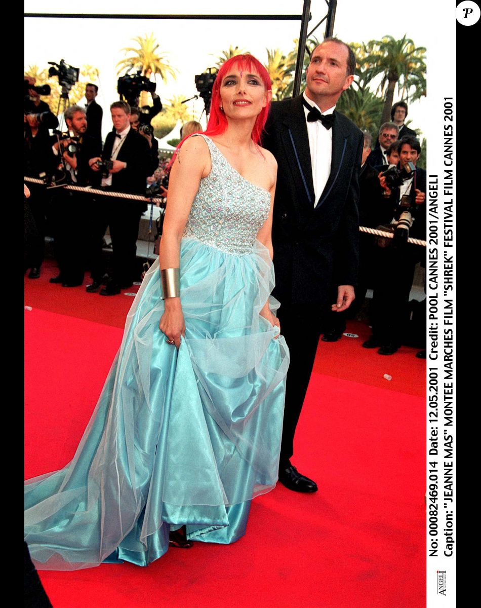 Jeanne Mas - Montée des marches du film "Shrek" lors du Festival de Cannes. 2001.