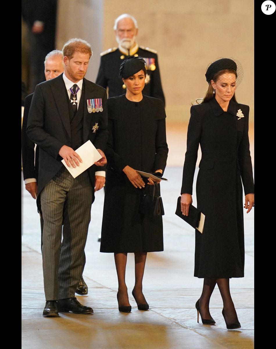 Le prince Harry, duc de Sussex, Meghan Markle, duchesse de Sussex, le prince de Galles William, Kate Catherine Middleton, princesse de Galles - Intérieur - Procession cérémonielle du cercueil de la reine Elisabeth II du palais de Buckingham à Westminster Hall à Londres. Le 14 septembre 2022
