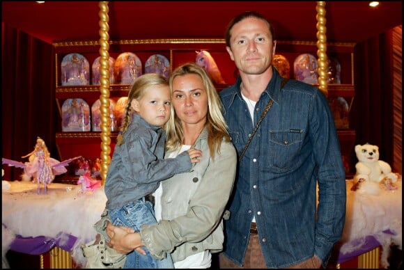 Semi-Exclusif - Emmanuel Petit et sa femme Maria - A l'occasion des 20 ans de la victoire de l'équipe de France, les bleus 98 se sont rendus à un dîner organisé au Buddha Bar avec tous les joueurs et leur famille le 11 juin 2018. © Rachid Bellak/Bestimage