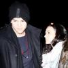 Ashton Kutcher et Demi Moore arrivent à l'aéroport Lax de Los Angeles pour se rendre à la première de Valentine's Day à Londres le 9 février 2010