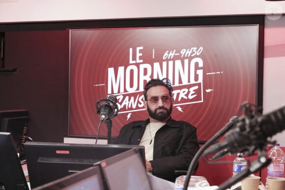 Cyril Hanouna - A l'occasion de son 48ème anniversaire Cyril Hanouna prend les commandes de l'émission "Morning Sans Filtre "sur Virgin Radio, aux cotés de l'équipe habituelle à Paris le 23 septembre 2022. © Jack Tribeca/Bestimage 
