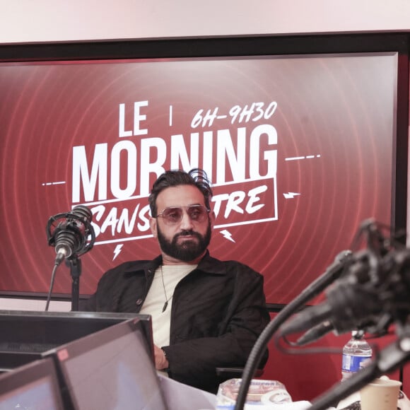 Cyril Hanouna - A l'occasion de son 48ème anniversaire Cyril Hanouna prend les commandes de l'émission "Morning Sans Filtre "sur Virgin Radio, aux cotés de l'équipe habituelle à Paris le 23 septembre 2022. © Jack Tribeca/Bestimage 
