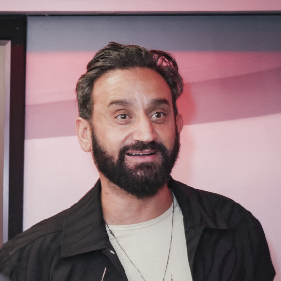 Exclusif - Cyril Hanouna - A l'occasion de son 48ème anniversaire Cyril Hanouna prend les commandes de l'émission "Morning Sans Filtre "sur Virgin Radio, aux cotés de l'équipe habituelle à Paris le 23 septembre 2022. © Jack Tribeca/Bestimage 