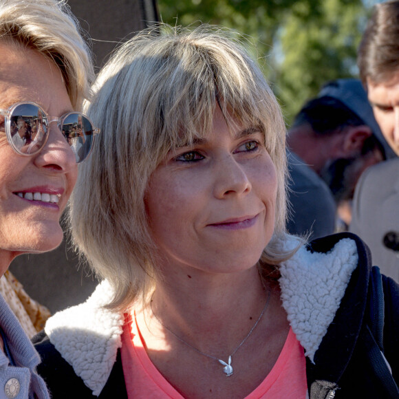Sophie Davant sur le tournage de l'émission "Affaire conclue" aux Puces du Canal à Villeurbanne. Le 11 septembre 2022 © Sandrine Thesillat / Panoramic / Bestimage