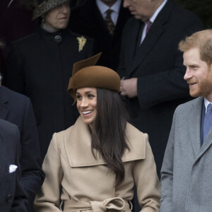 Meghan Markle et son fiancé le prince Harry - La famille royale d'Angleterre arrive à la messe de Noël à l'église Sainte-Marie-Madeleine à Sandringham, le 25 décembre 2017. 