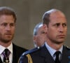 Le prince Harry, duc de Sussex, le prince de Galles William - Intérieur - Procession cérémonielle du cercueil de la reine Elisabeth II du palais de Buckingham à Westminster Hall à Londres. Le 14 septembre 2022 