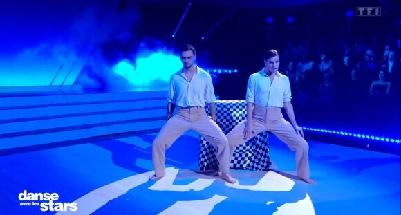 Billy Crawford et Fauve Hautot lors du troisième prime de "Danse avec les stars 2022", le 23 septembre, sur TF1
