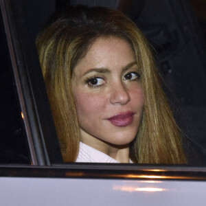 Shakira sort d'un rendez-vous avec Gerard Piqué et leurs avocats à Barcelone. 