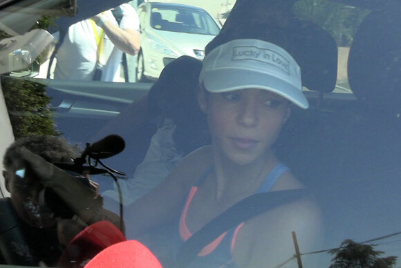Shakira et son fils Milan Piqué dans un club de tennis à Barcelone, Espagne, le 24 août 2022. 