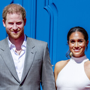 Le prince Harry et Meghan Markle lors d'une cérémonie à l'hôtel de ville de Dusseldorf pour le lancement des Invictus Games