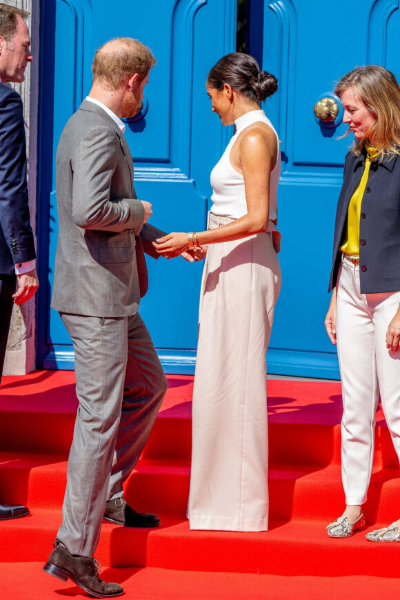 Le prince Harry, duc de Sussex et Meghan Markle, duchesse de Sussex, arrivent à l'hôtel de ville pour l'événement Invictus Games Dusseldorf 2023 One Year to Go, à Düsseldorf, Allemagne, le 6 septembre 2022. 