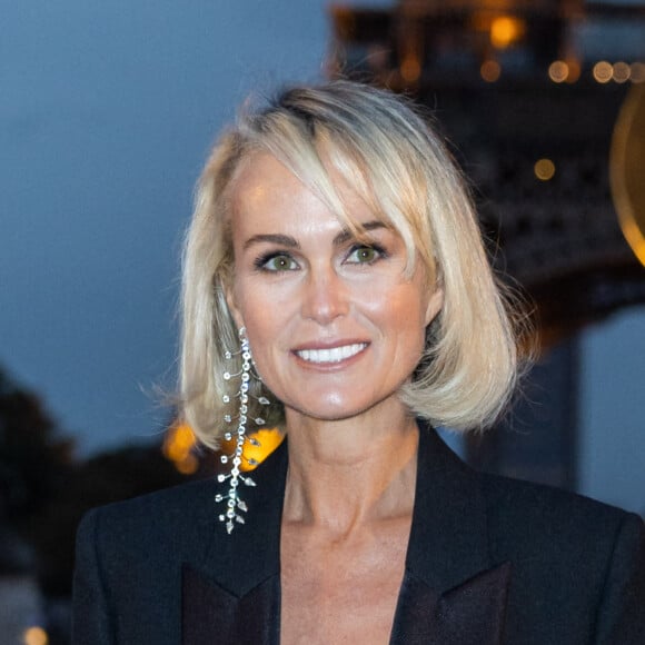 Laeticia Hallyday - Front row du défilé de mode Saint Laurent, Prêt-à-porter Printemps / Eté 2023 dans le cadre de la Fashion Week de Paris le 27 septembre 2022